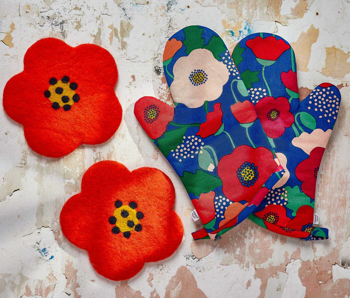 poppy flower oven mitts and tivet set- lollygag