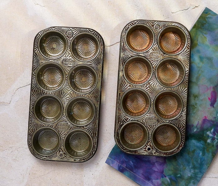 Vintage Ekco Ovenex Starburst mini 8 muffin pan set - Lollygag