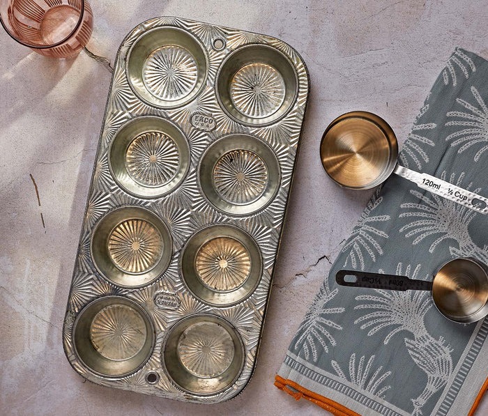 Vintage Ekco-Ovenex Starburst 8 Cup Muffin Tin - lollygag
